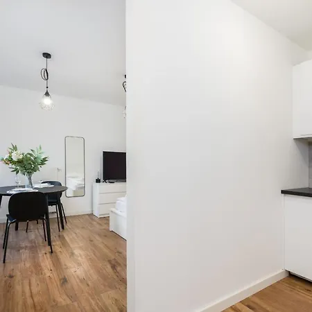 Old Market By Renters