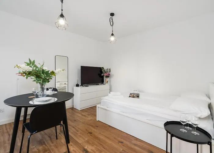 Old Market By Renters