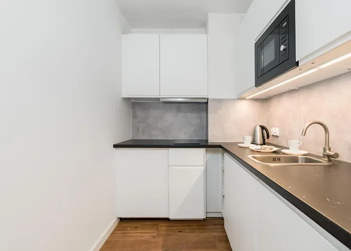 Old Market By Renters * Poznaň