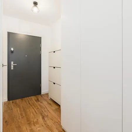 Old Market By Renters *